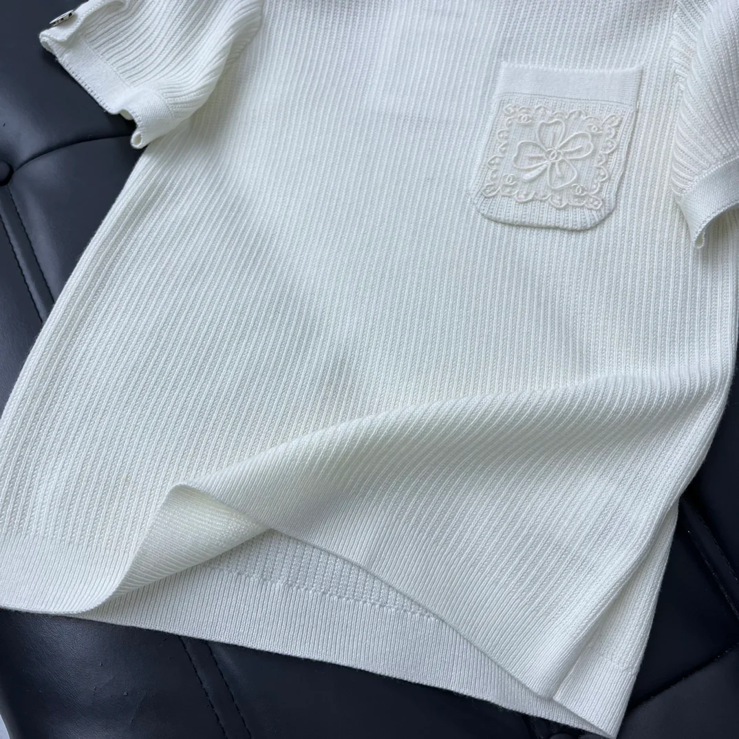 Свитер Chanel 2403 с карманом в виде четырехлистного клевера - белый