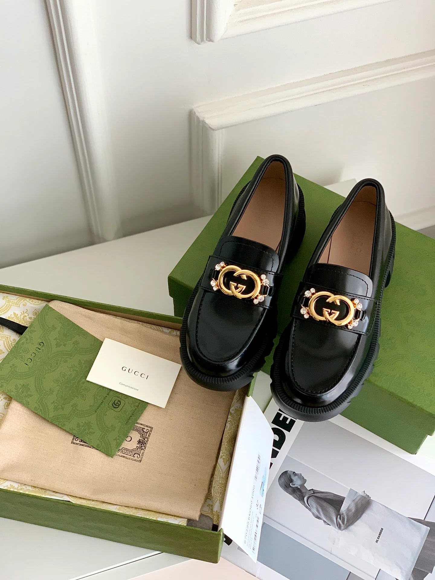 Gucci - Новинка сезона осень/зима 2022 - Лоферы на платформе GG со стразами