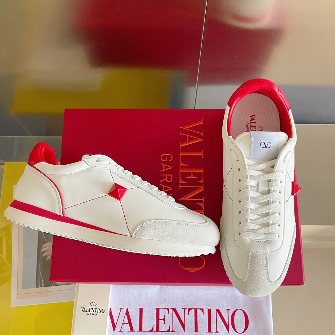 Спортивные повседневные туфли Valentino с заклепками — парный стиль — красная отделка