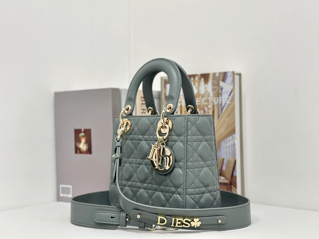 Коллекция Dior Lady - Лакированный серый