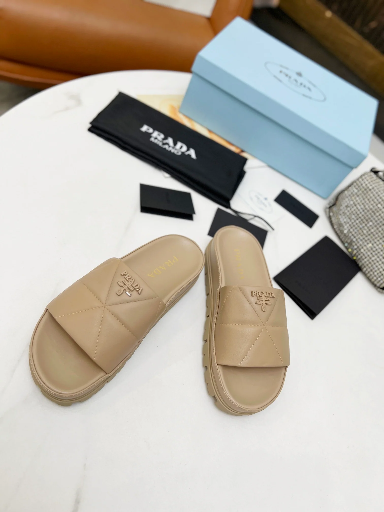 тапочки Prada