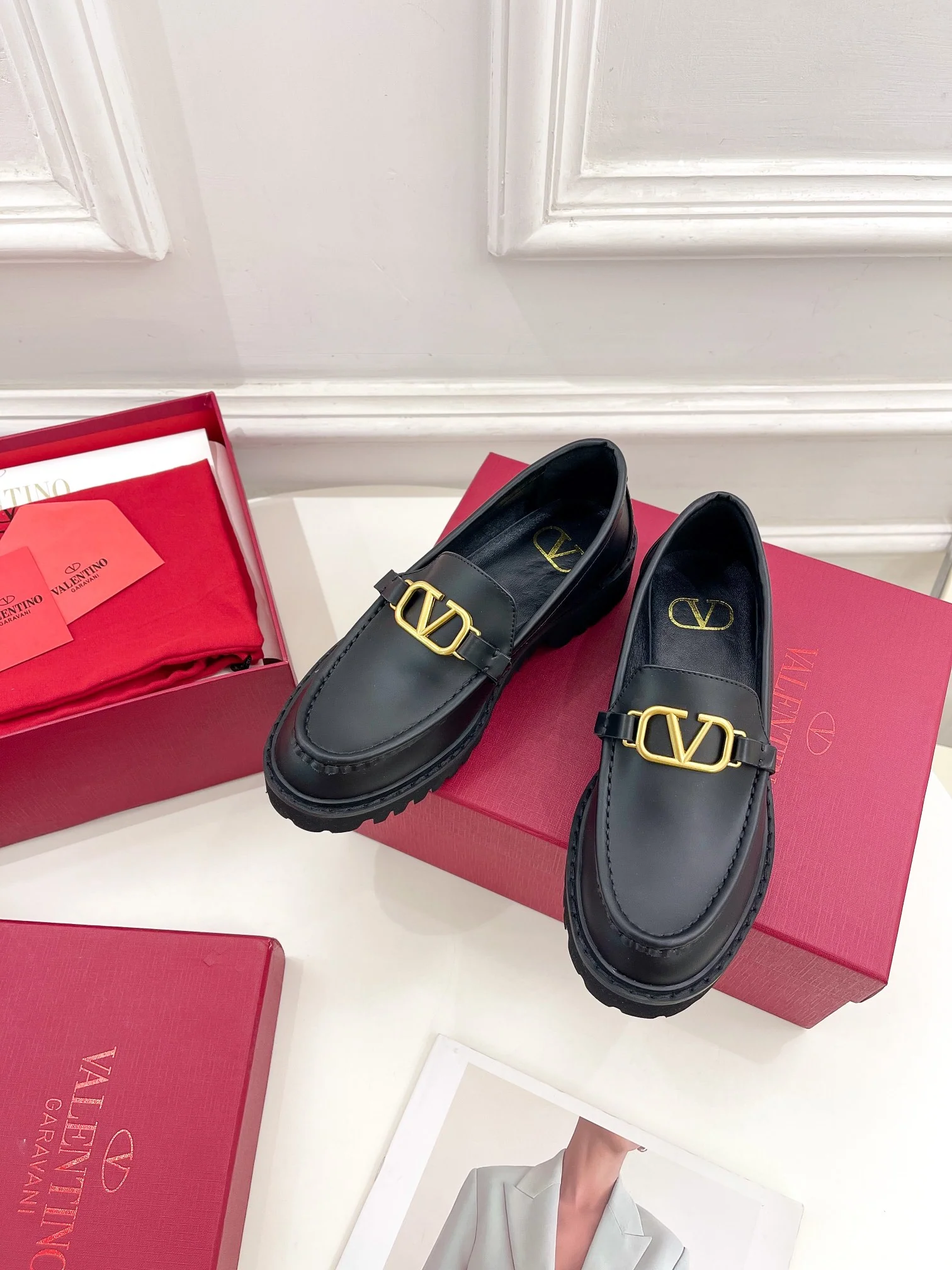 Новые поступления коллекции Valentino весна/лето 2023 - Лоферы - 3 см