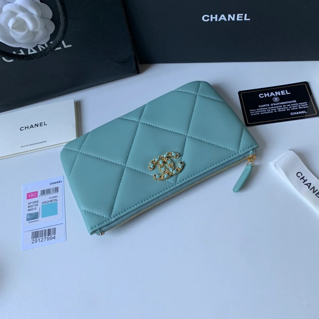 Большой клетчатый кошелек для монет Chanel из овечьей кожи, серия 19.