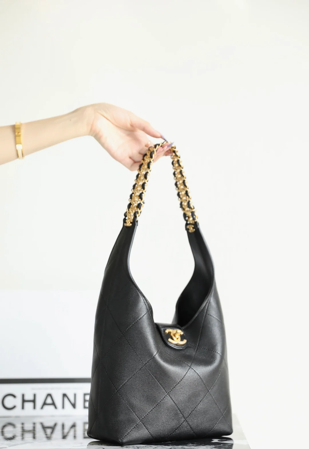 Сумка-хобо Chanel 25p Small Hippie Bag - черная