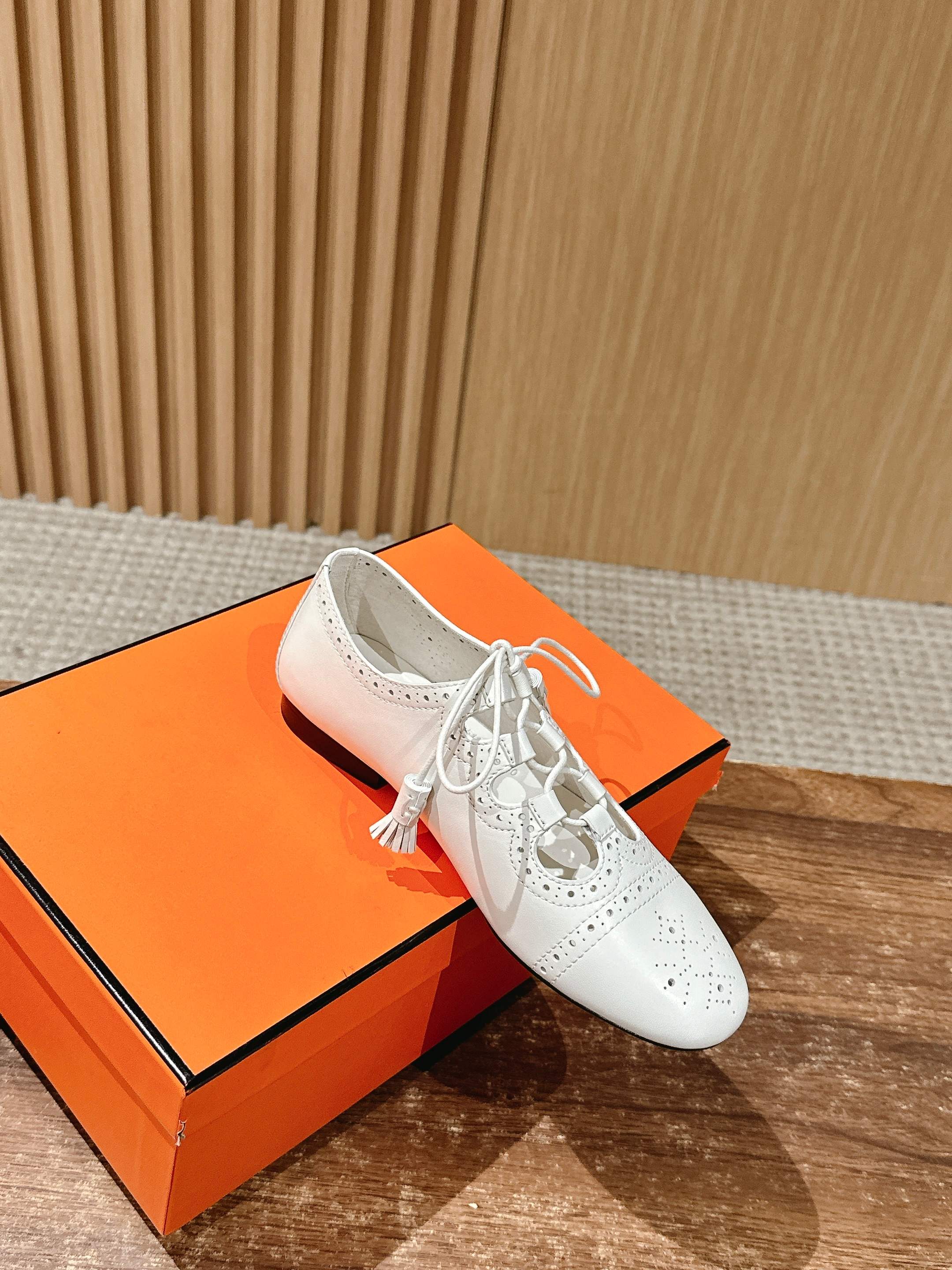 Hermes - Перфорированные балетки - Белые