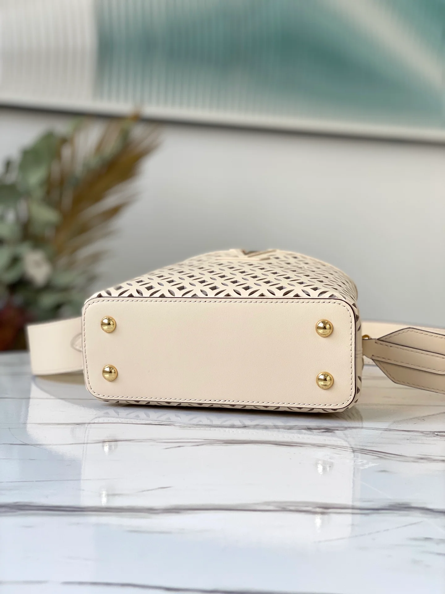 lv-m57228-mini-capucines handbag