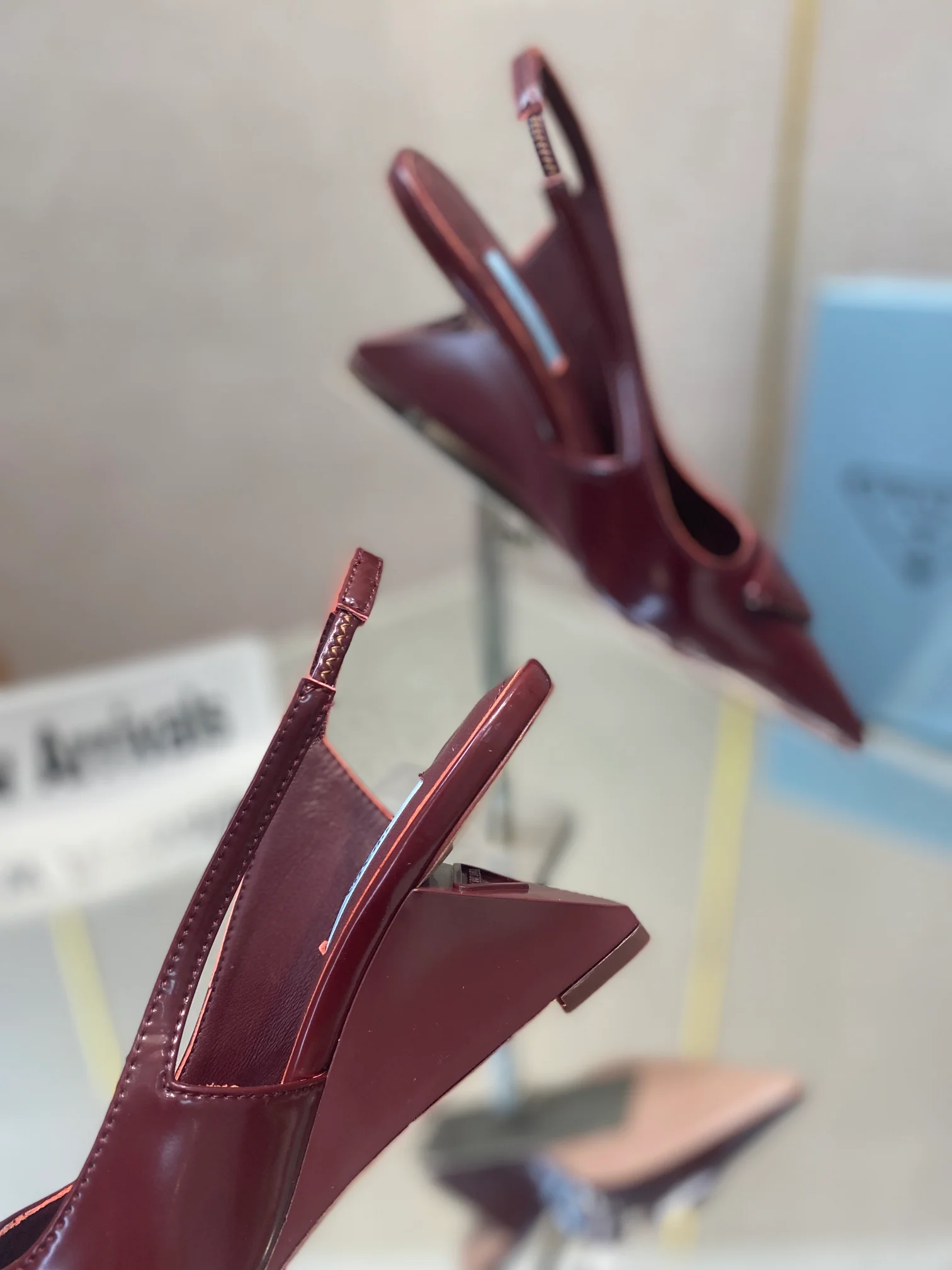 Туфли Prada - Prada - лакированные сандалии на низком каблуке - бордовые