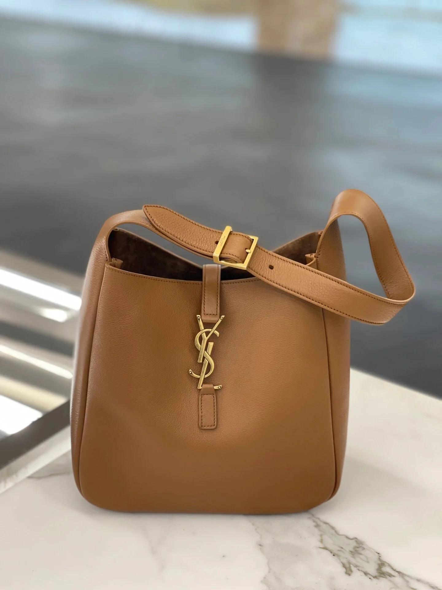 YSL-le-5a7-hobo-underarm bag-caramel brown
