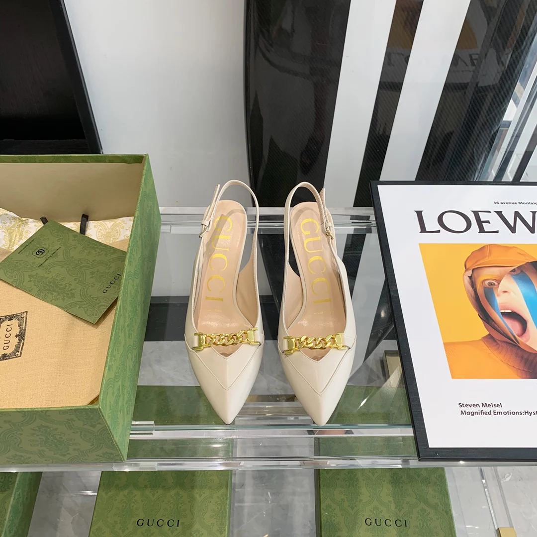 Босоножки-шпильки с острым носком от Gucci