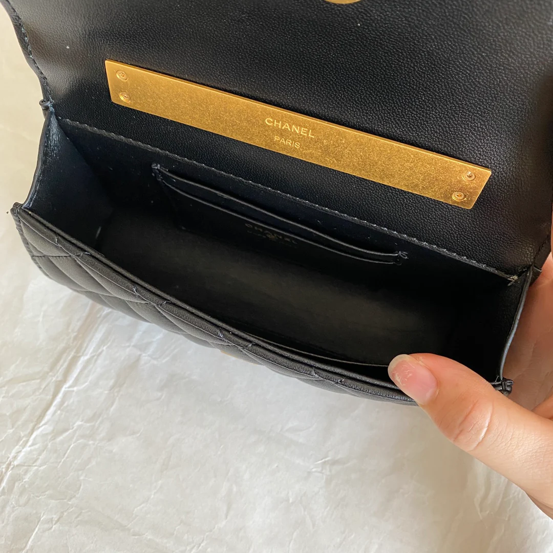 Сумка Chanel 2022 с эмалированными ручками - Черная - Большая