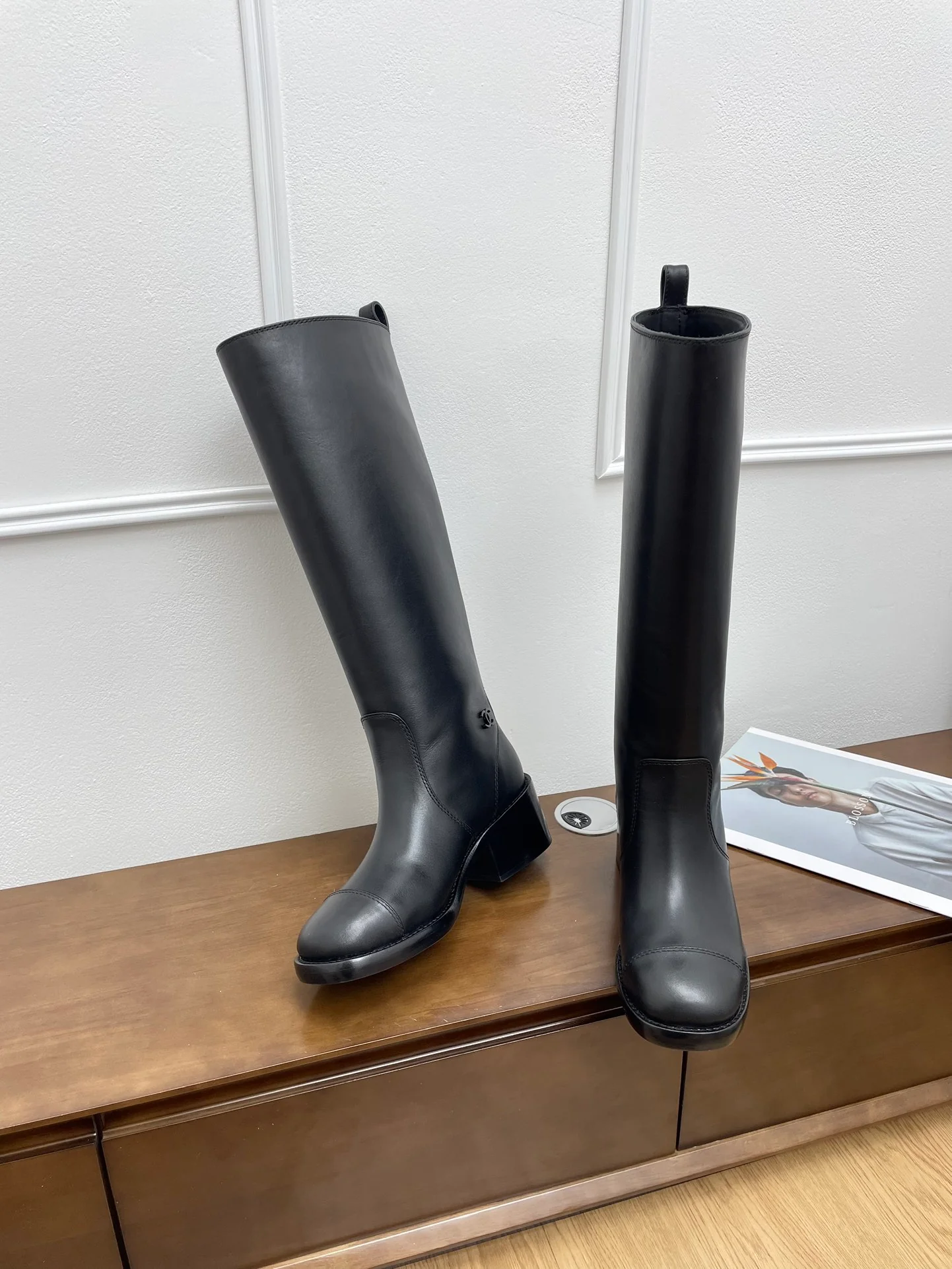 Высокие сапоги для верховой езды Chanel 2024 - черные