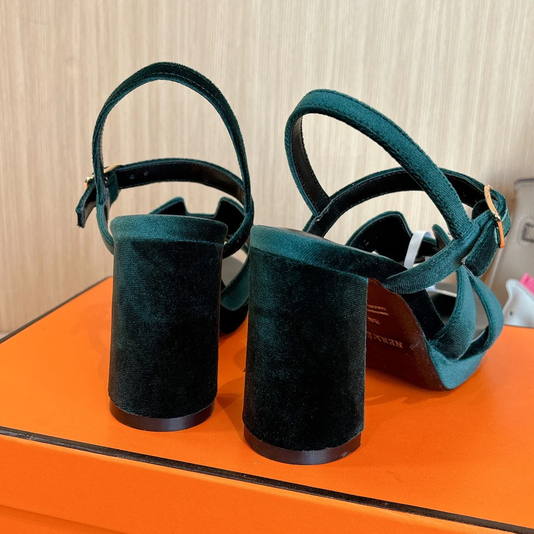 Босоножки на высоком каблуке Hermes Second Uncle 2024 года — зеленые.