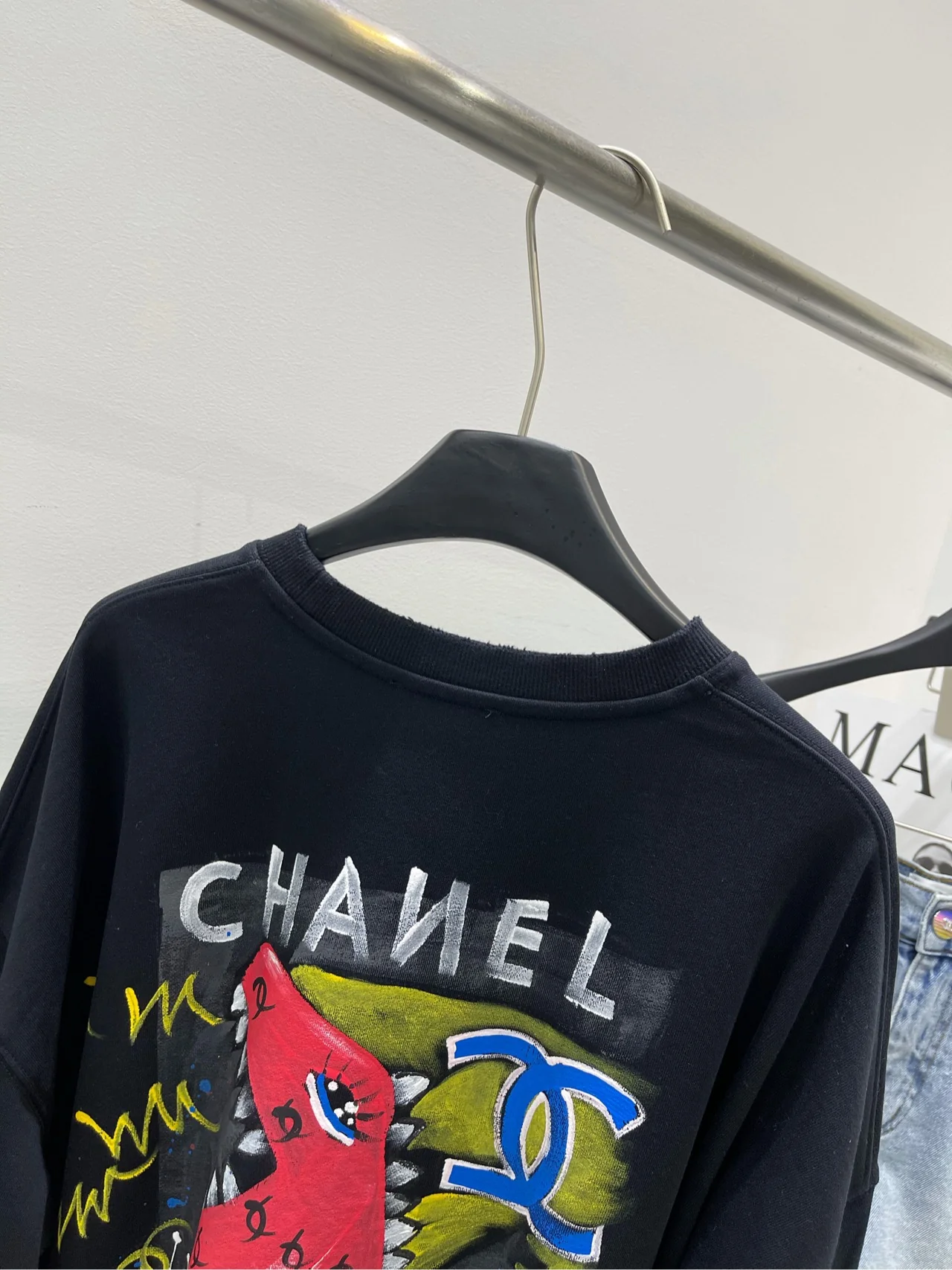 Chanel 2403 - Толстовка с круглым вырезом и рисунком динозавров на спине