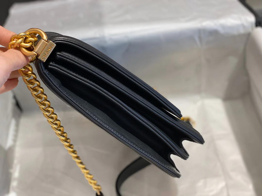 Chanel-boy-19-16-5cm-2