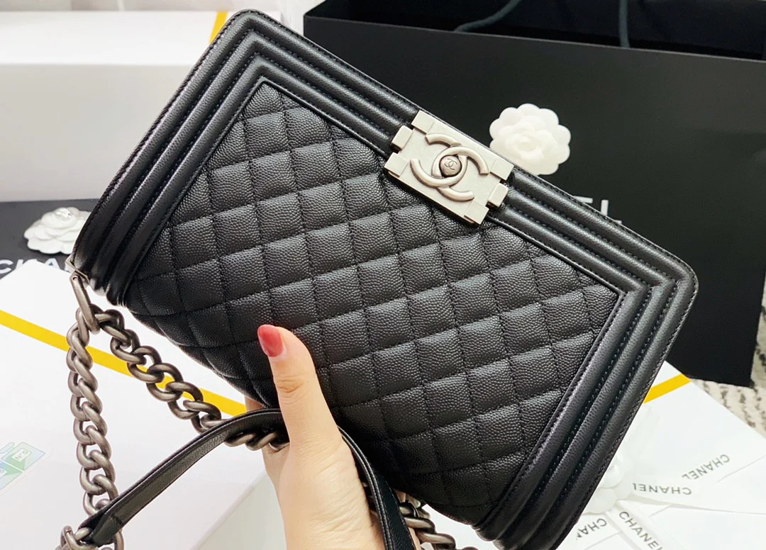Chanel Boy 25 см 39
