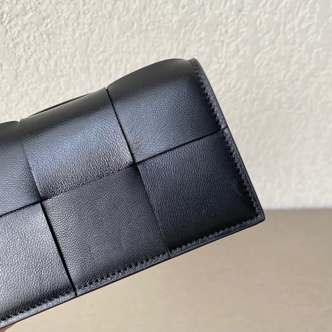 BV- 大格翻盖卡包 小羊皮 12.2×7.5×2.5cm