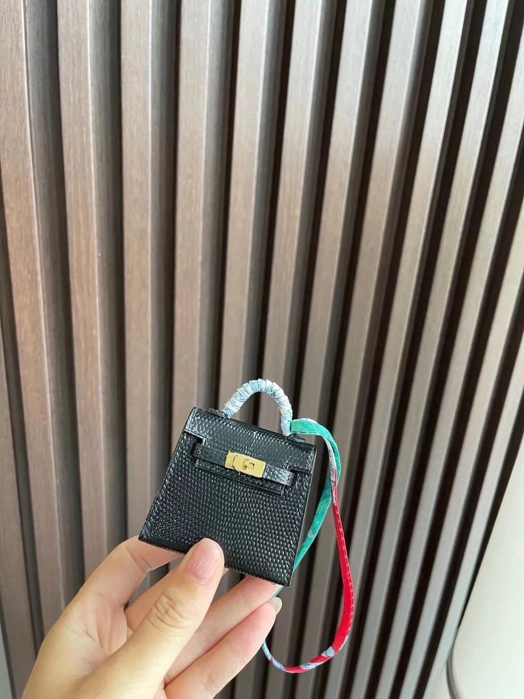 Сумка Hermes с изображением ящерицы и кисточкой Kelly Twilly