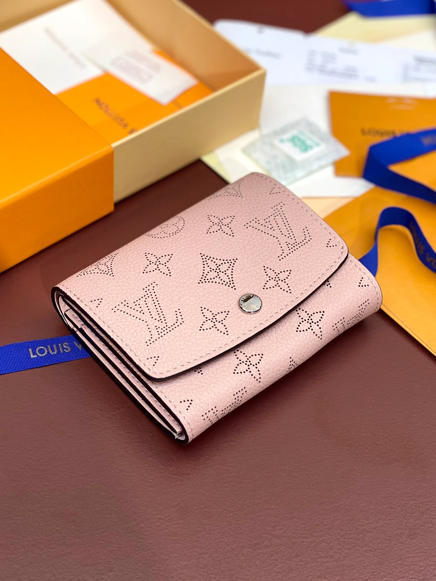 LV-m62541-iris-compact wallet-pink