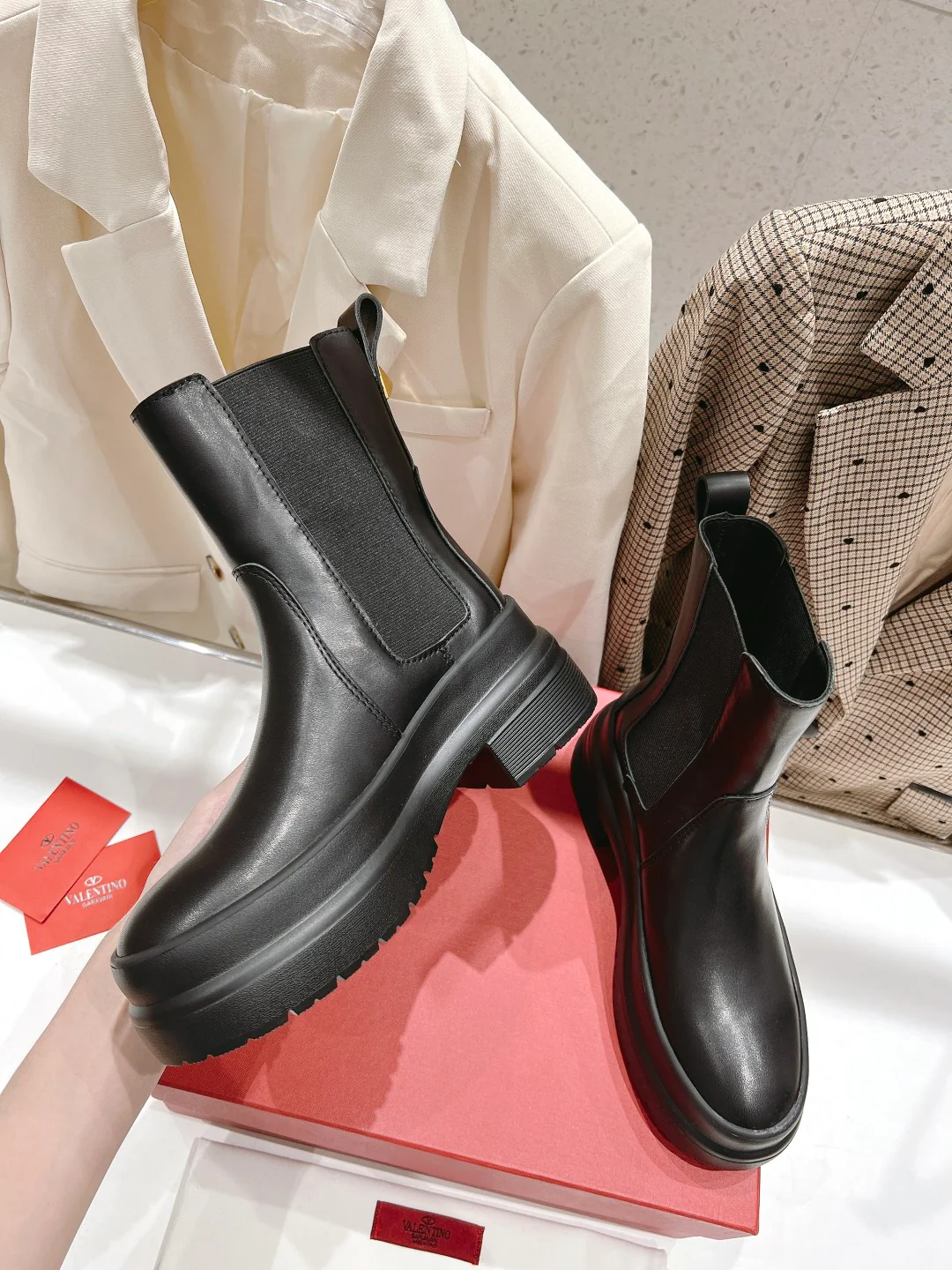 Ботинки на платформе до середины икры Valentino - черные