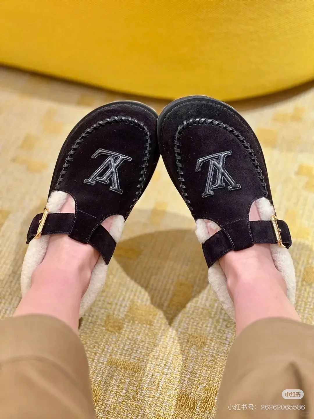 Меховые туфли Мэри Джейн LV-2024 - черные