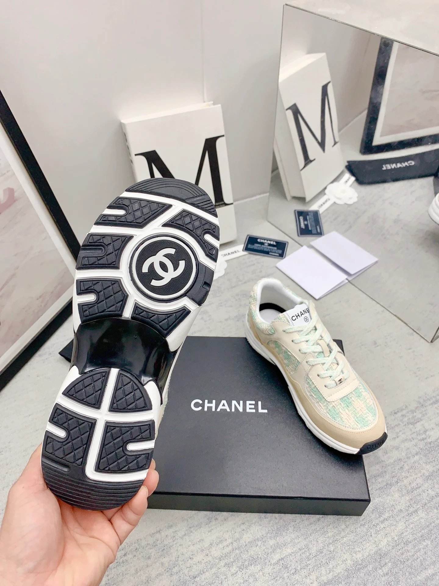 Chanel - Твидовые кроссовки в стиле пэчворк - Повседневные кроссовки - Зеленые