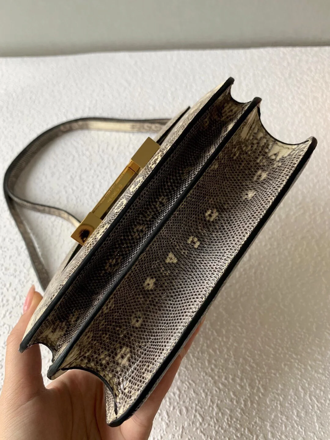 herme-constanse-mini-19-ombre-lizard-gold buckle