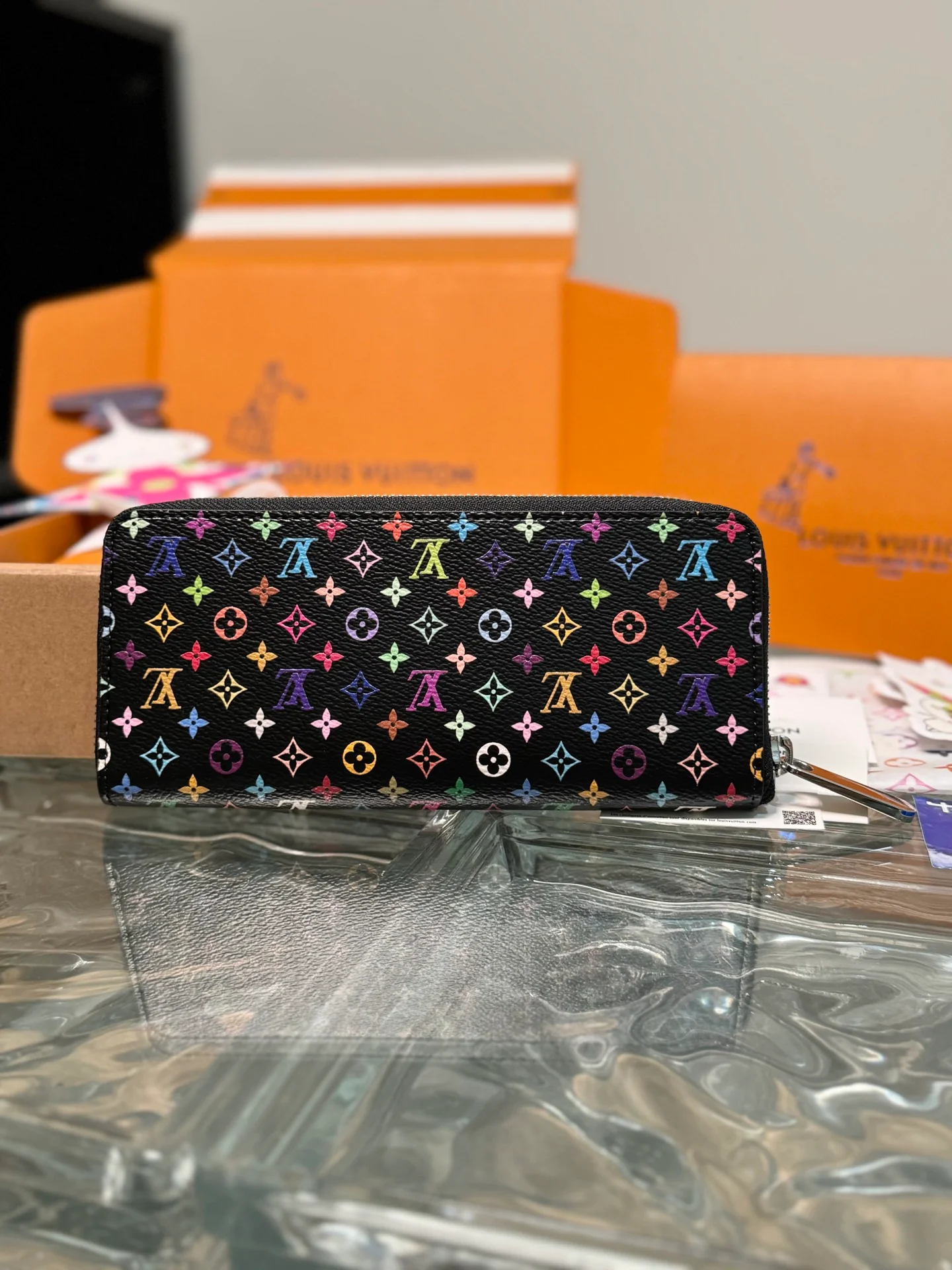 LV-m13408-clemence кошелек-радужный черный