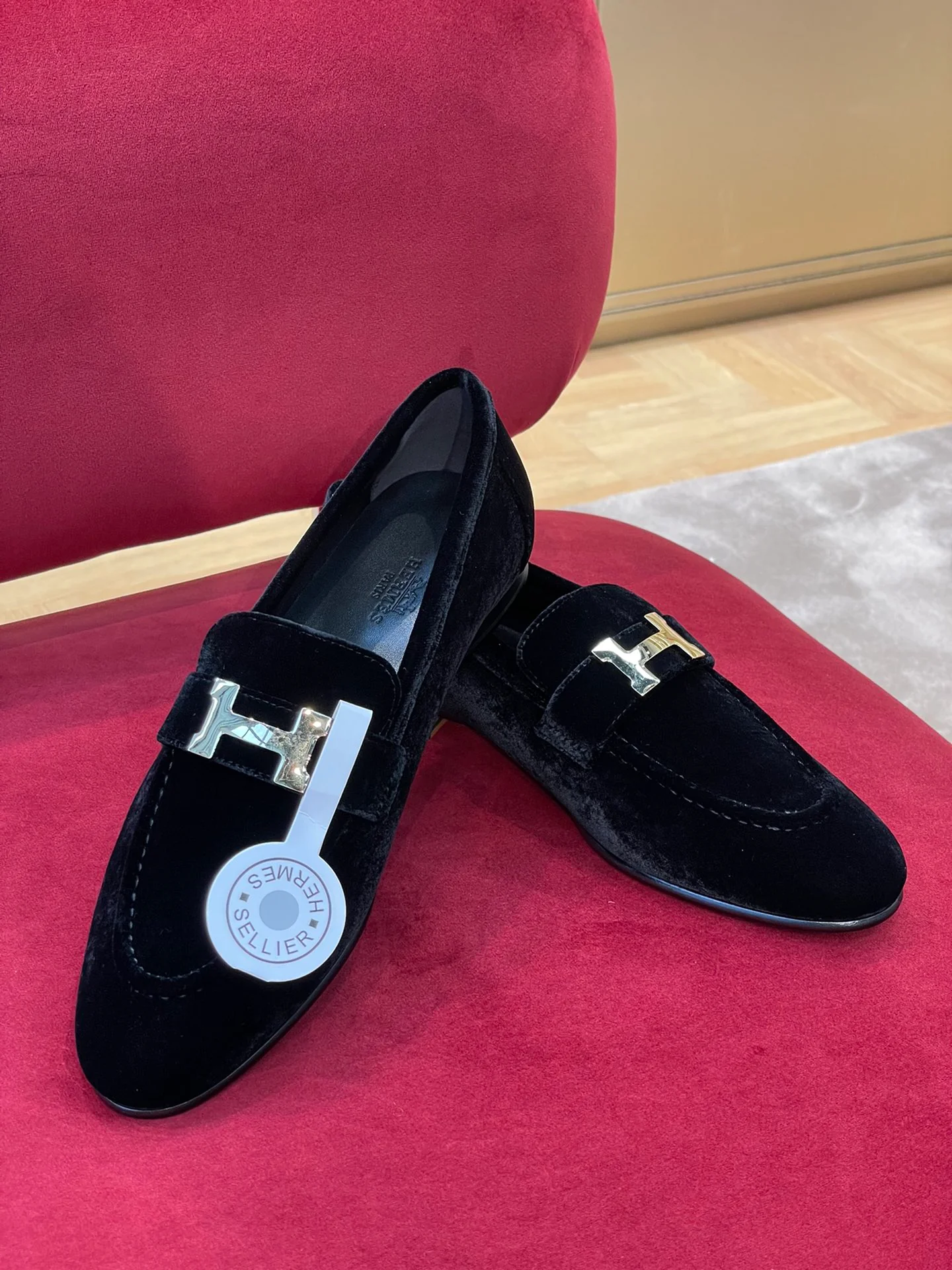 Бархатные лоферы Hermes с эмблемой H-Buck
