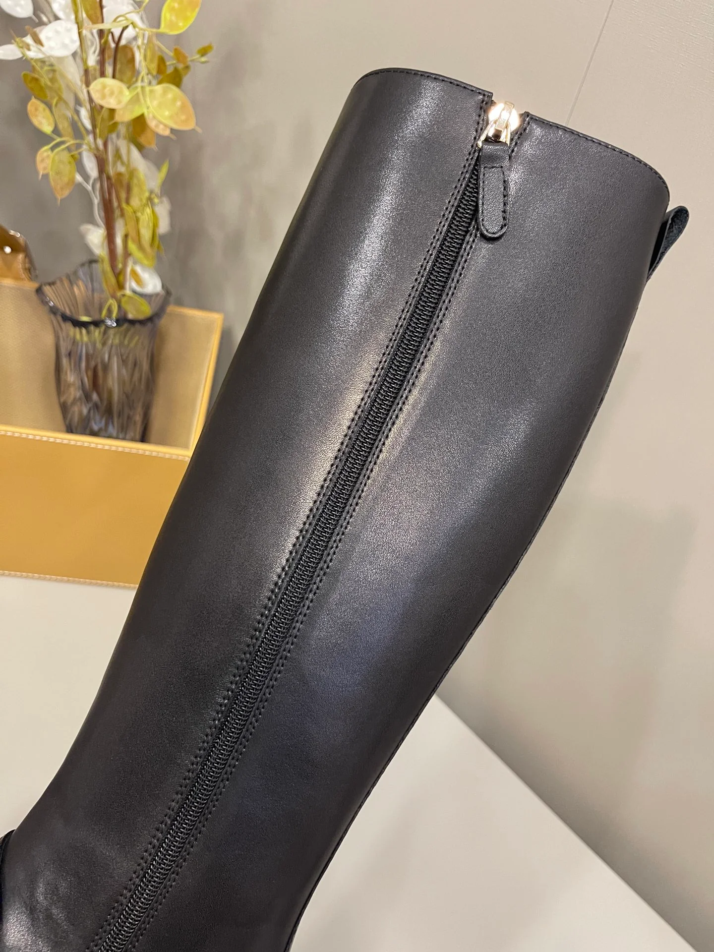 Новые ботинки Tods для ранней весны 2022 года.