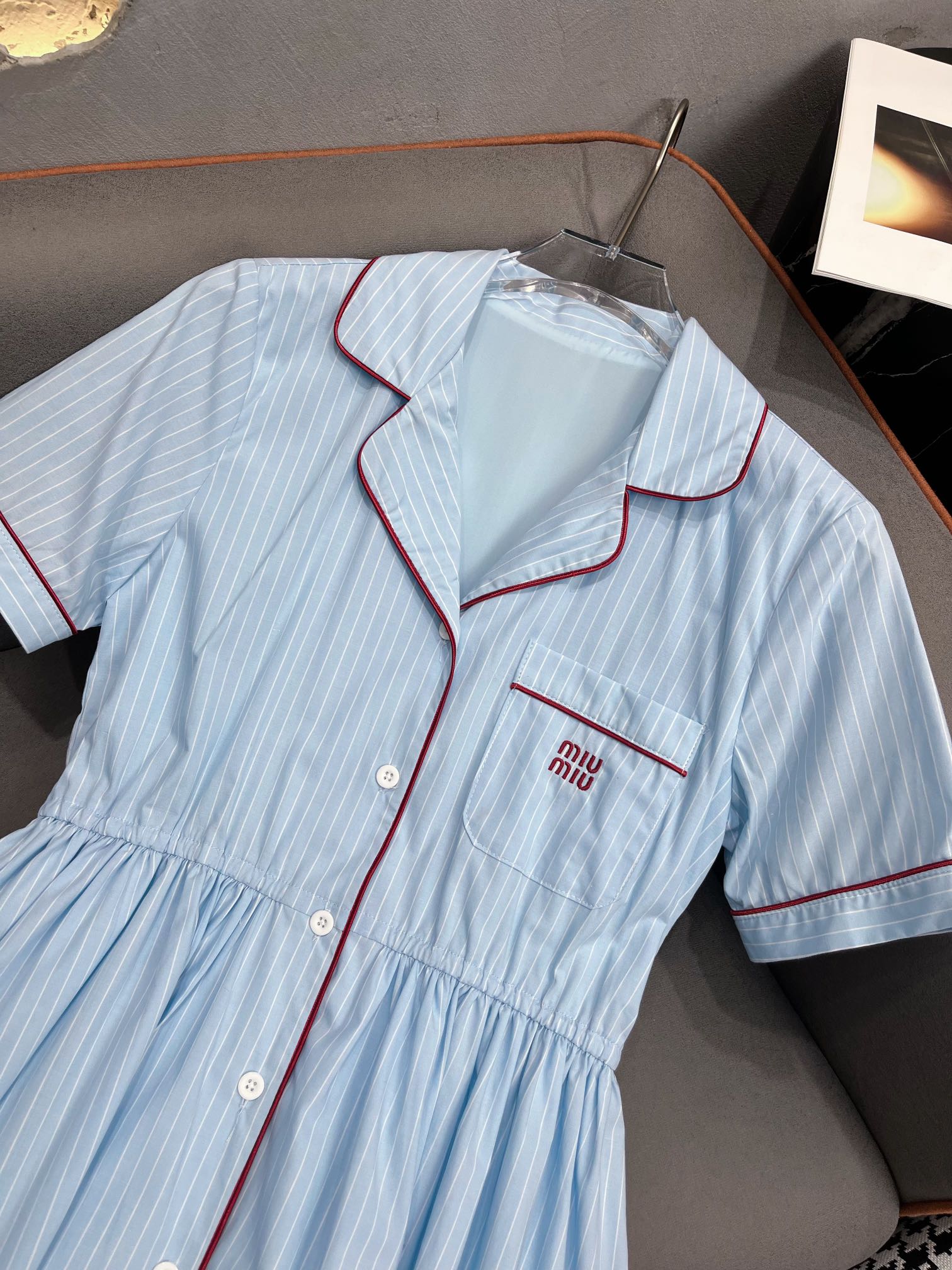 Miu Miu - 2404 - 24ss Весна/Лето Новое полосатое платье