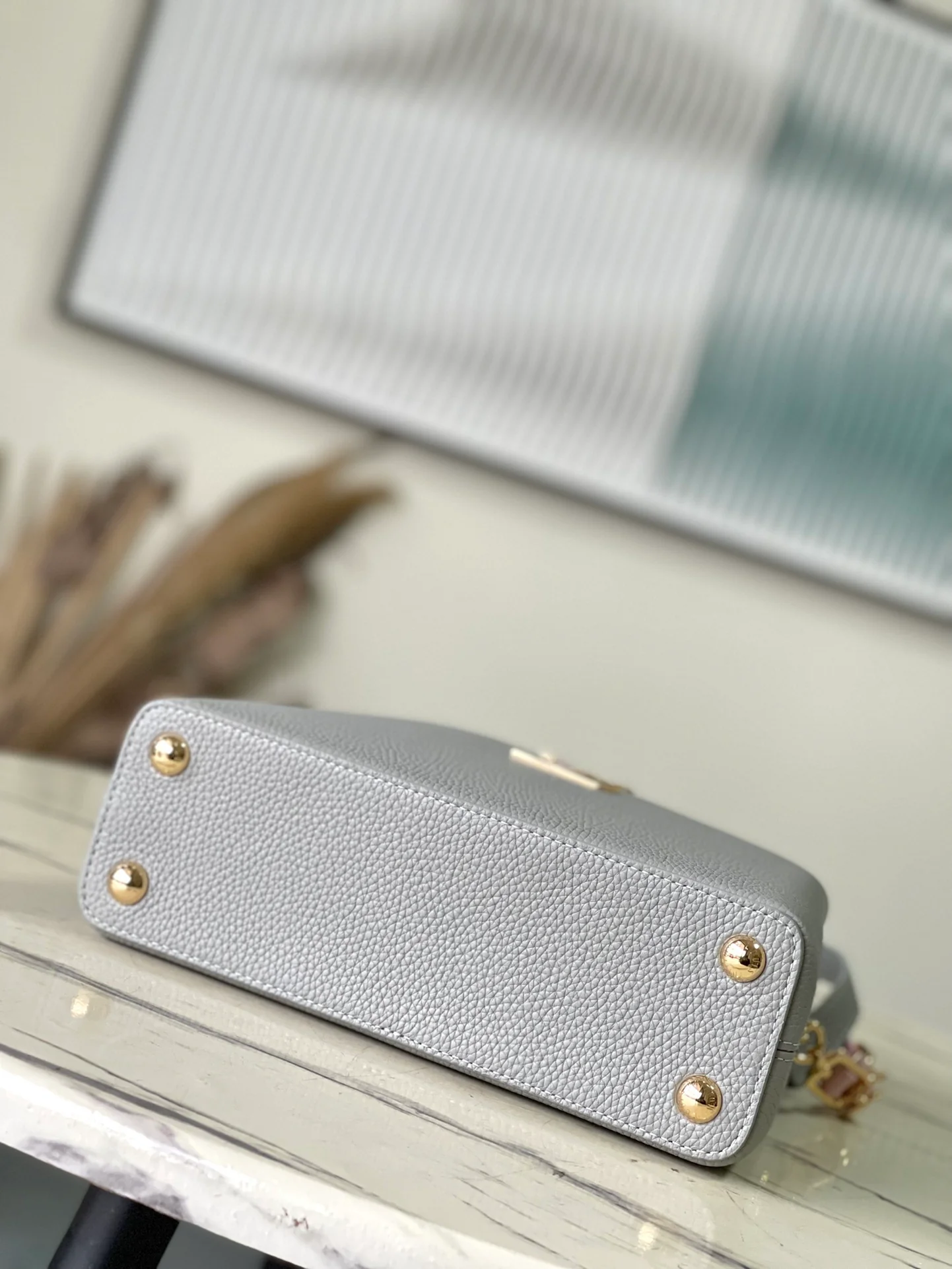 m23280-LV-capucines Маленькая сумочка/сумка через плечо - Серая