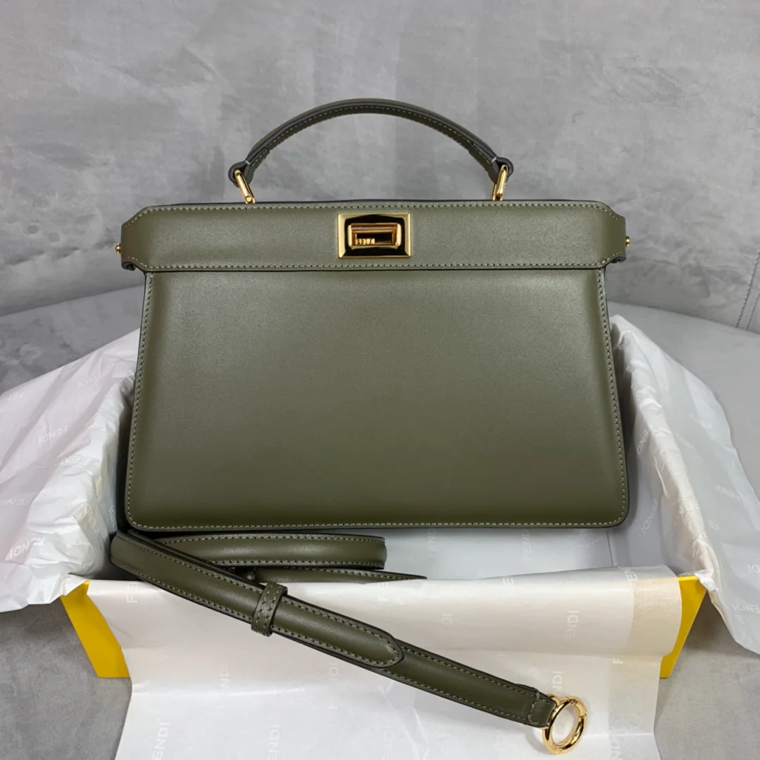 Маленькая зеленая кожаная сумка Fendi Peekaboo i-seey