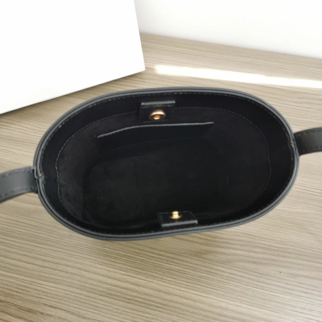 Сумка-ведро Celine с тиснением - Мини - Черная