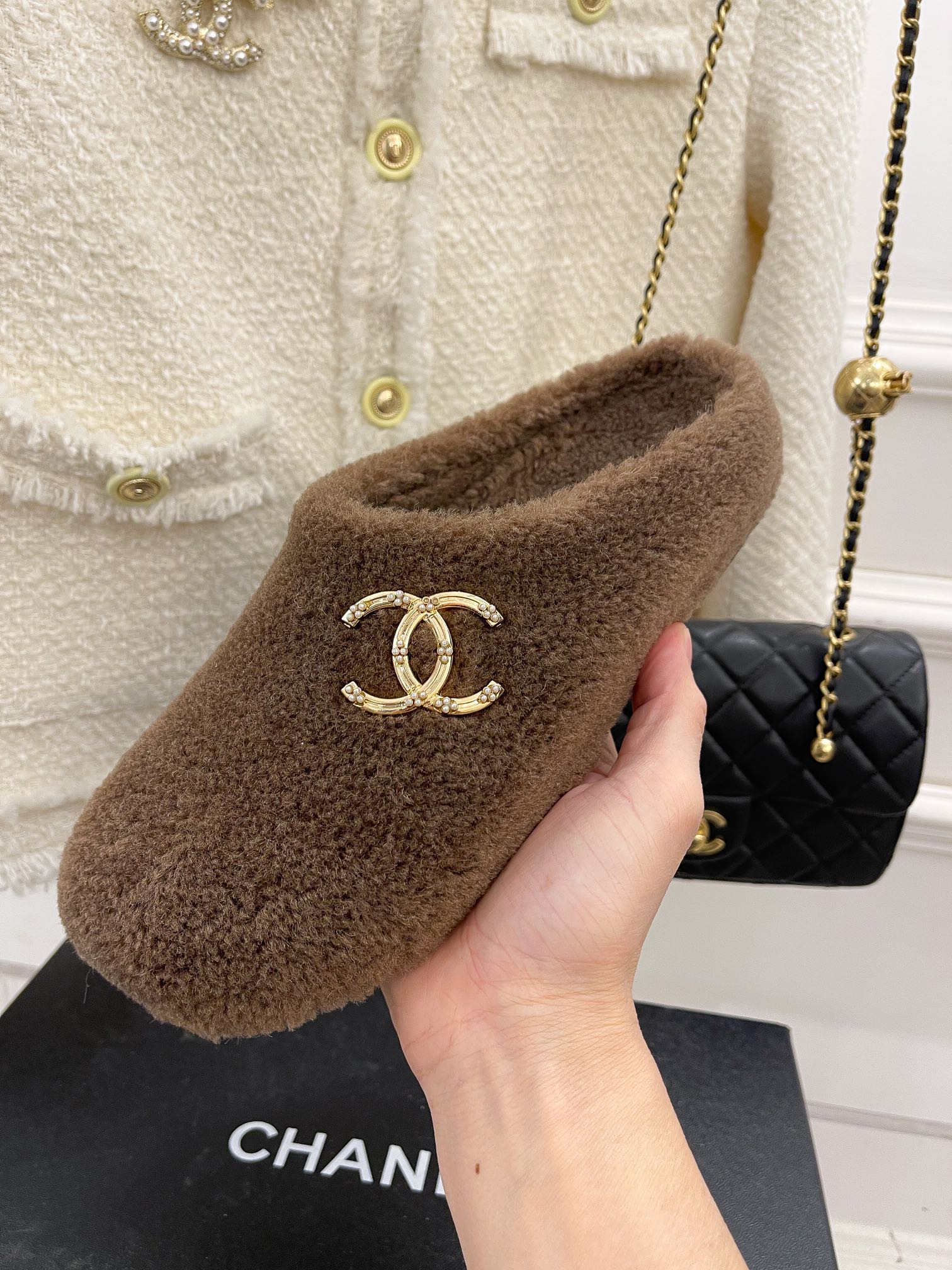 Весенние тапочки Chanel Birkenstock 2022 - коричневые