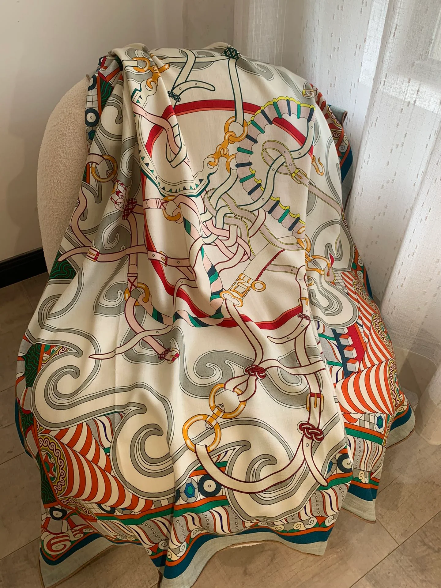 Шелковый шарф Hermes 140 см - 1 шт.