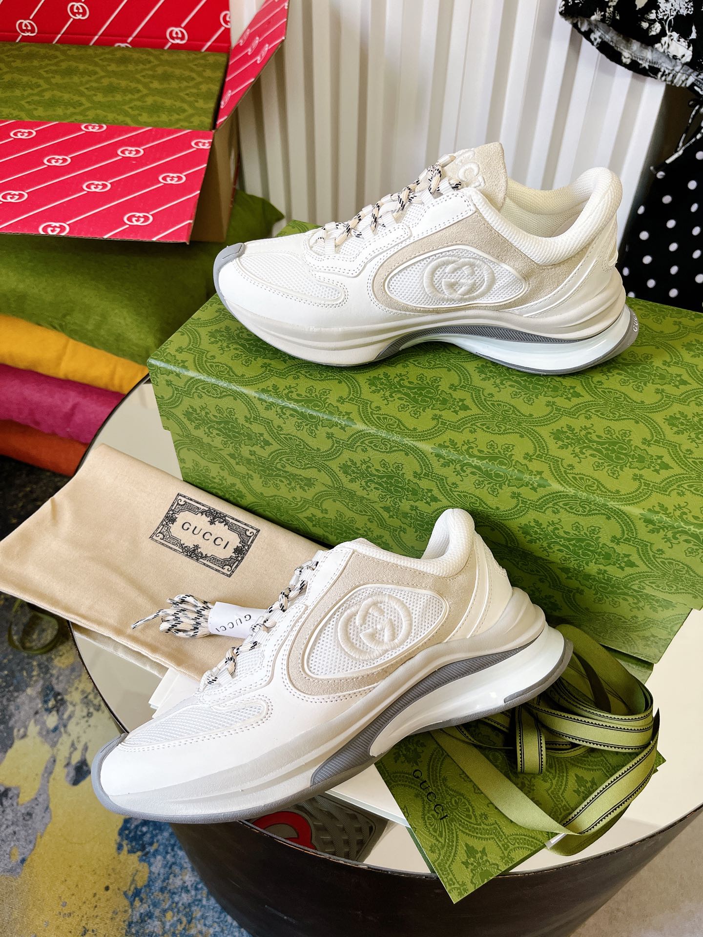 Новинка Gucci 2023 года - Серия Run - Кроссовки - Белые - Унисекс