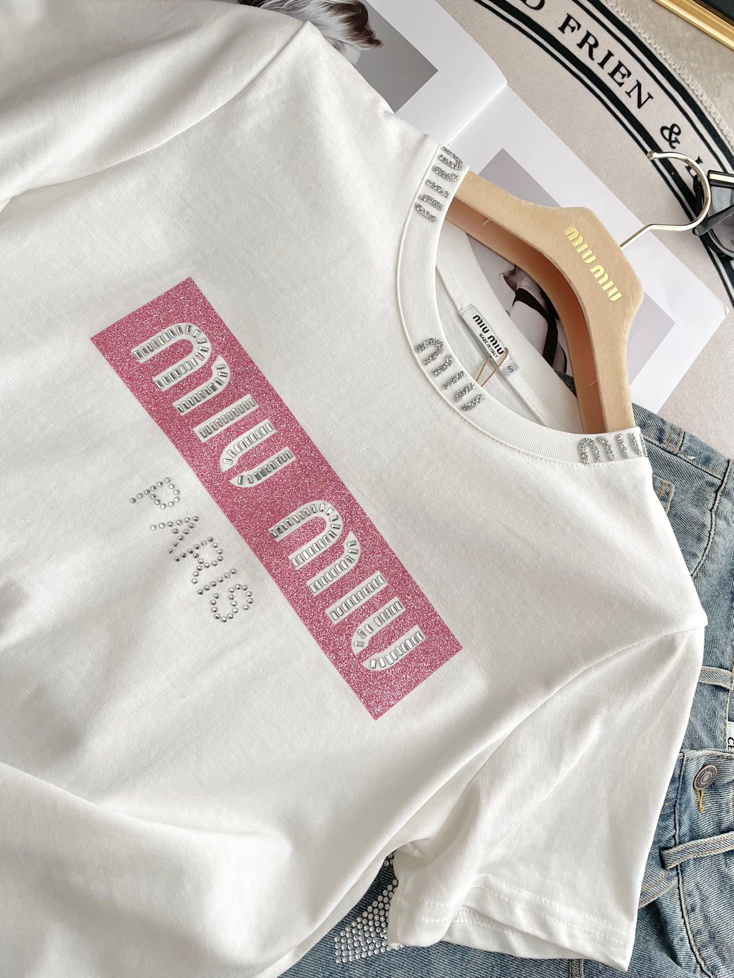 Miu Miu-2404 - Футболка с коротким рукавом, украшенная множеством стразов