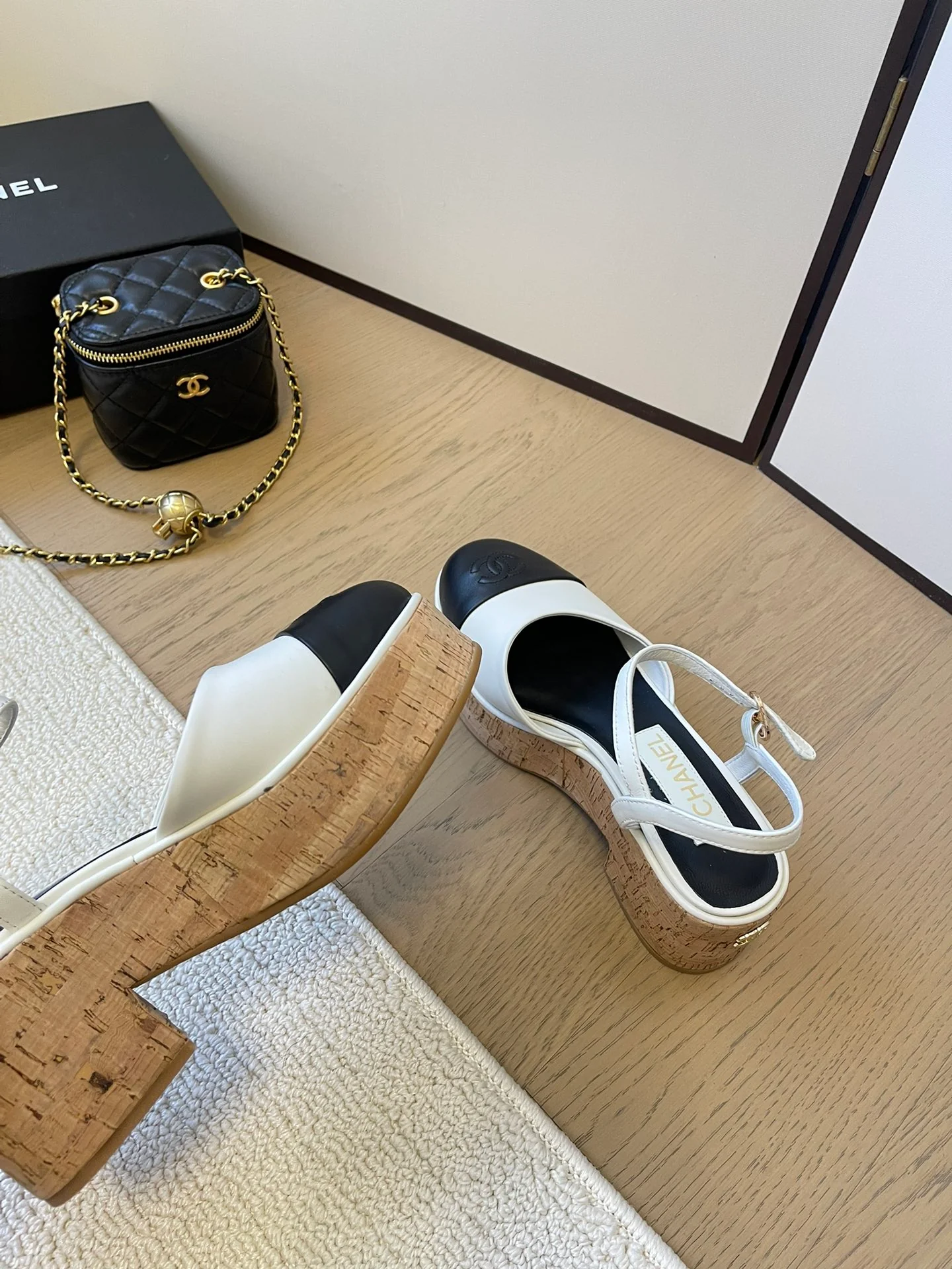 Туфли на платформе Chanel 2024 — белые