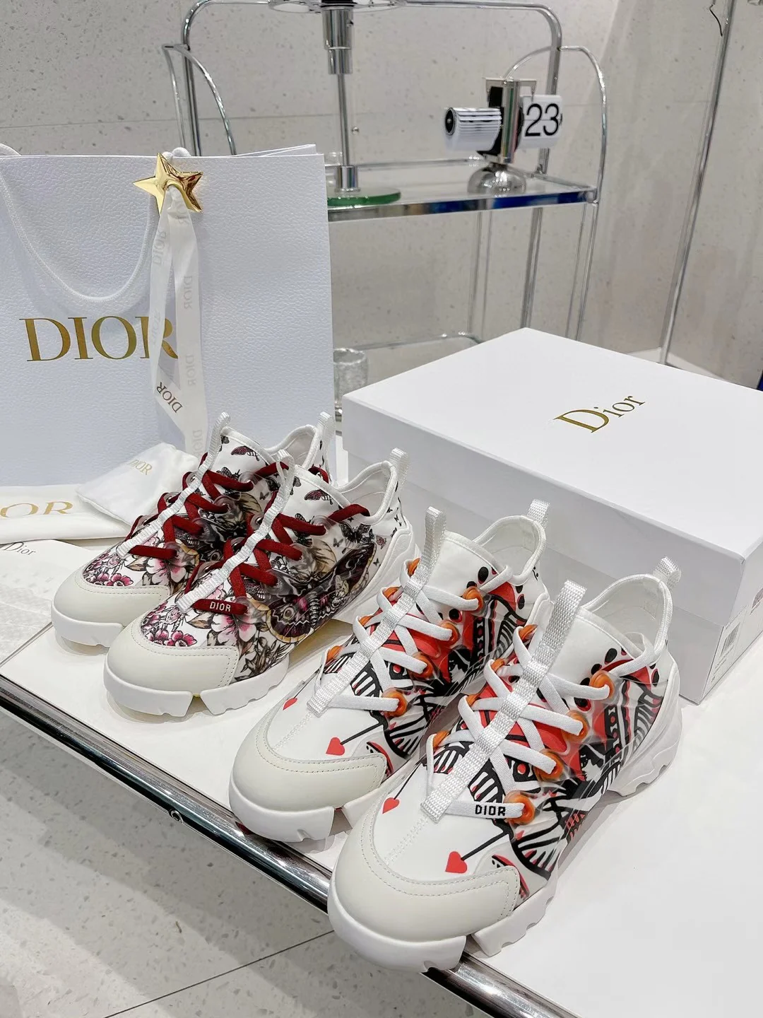 Dior - Новинки - Повседневная обувь и кроссовки - Изображение коллекции