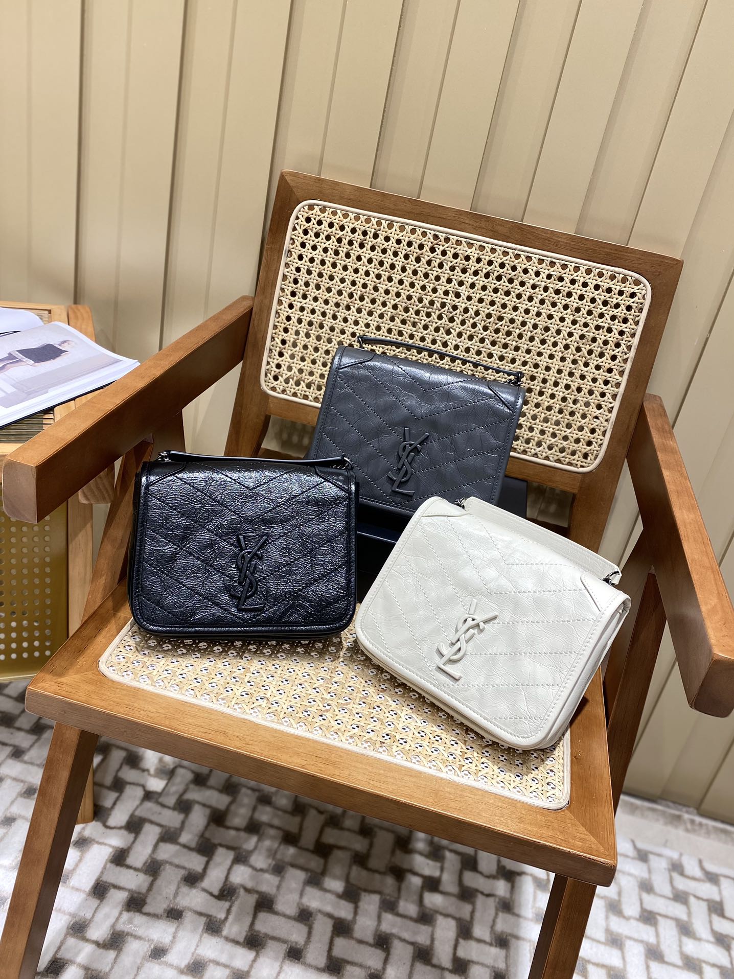 Маленькая сумка через плечо YSL-niki-Chain - изображение из коллекции