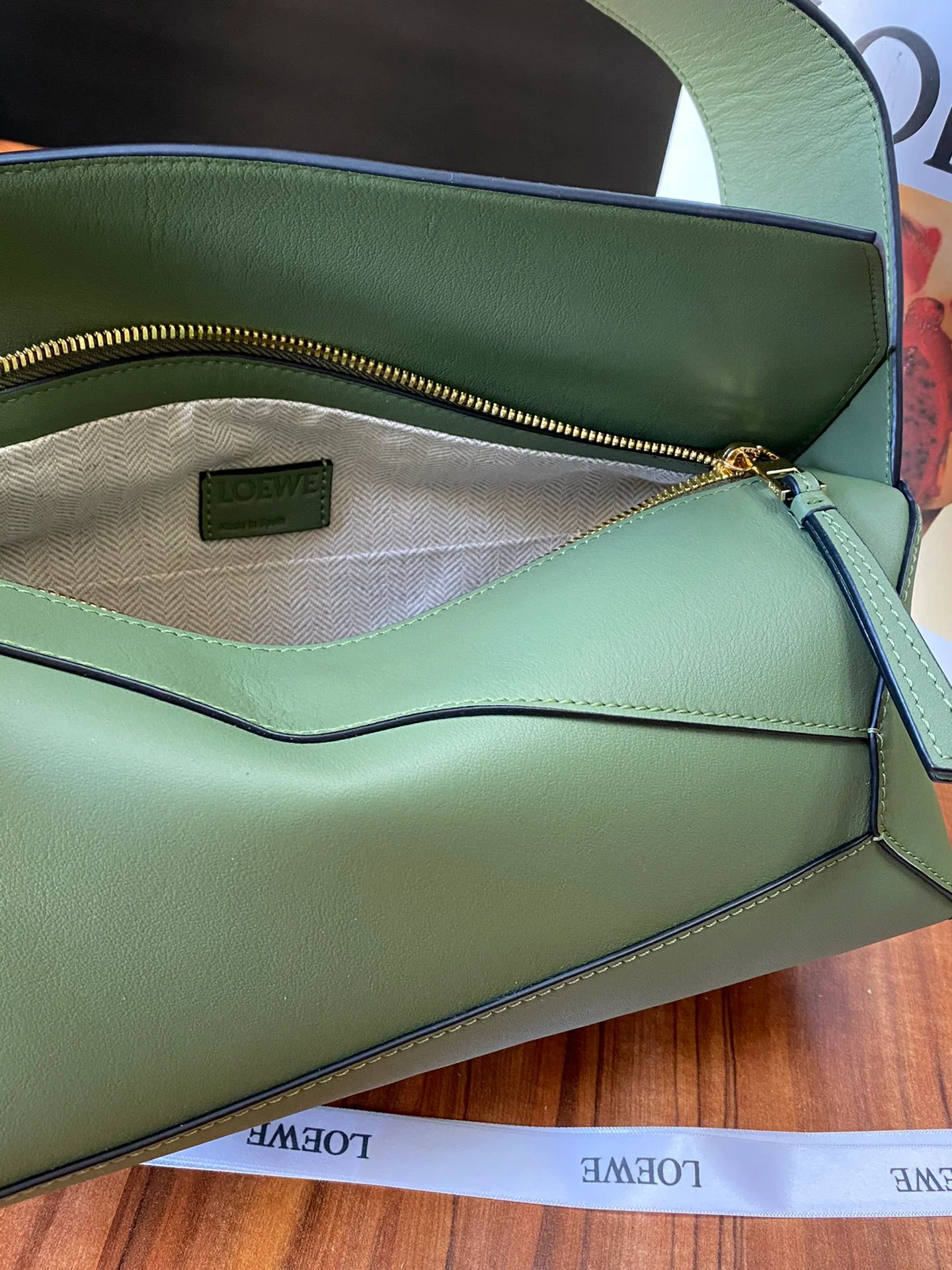 Сумка-хобо Loewe-puzzle-hobo-handbag-1