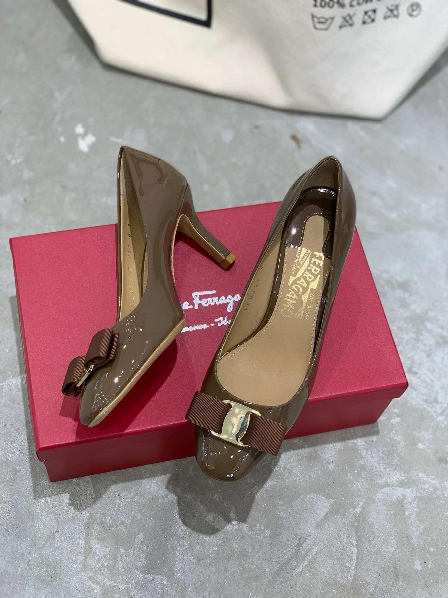 Salvatore Ferragamo - Коричневые туфли на высоком каблуке