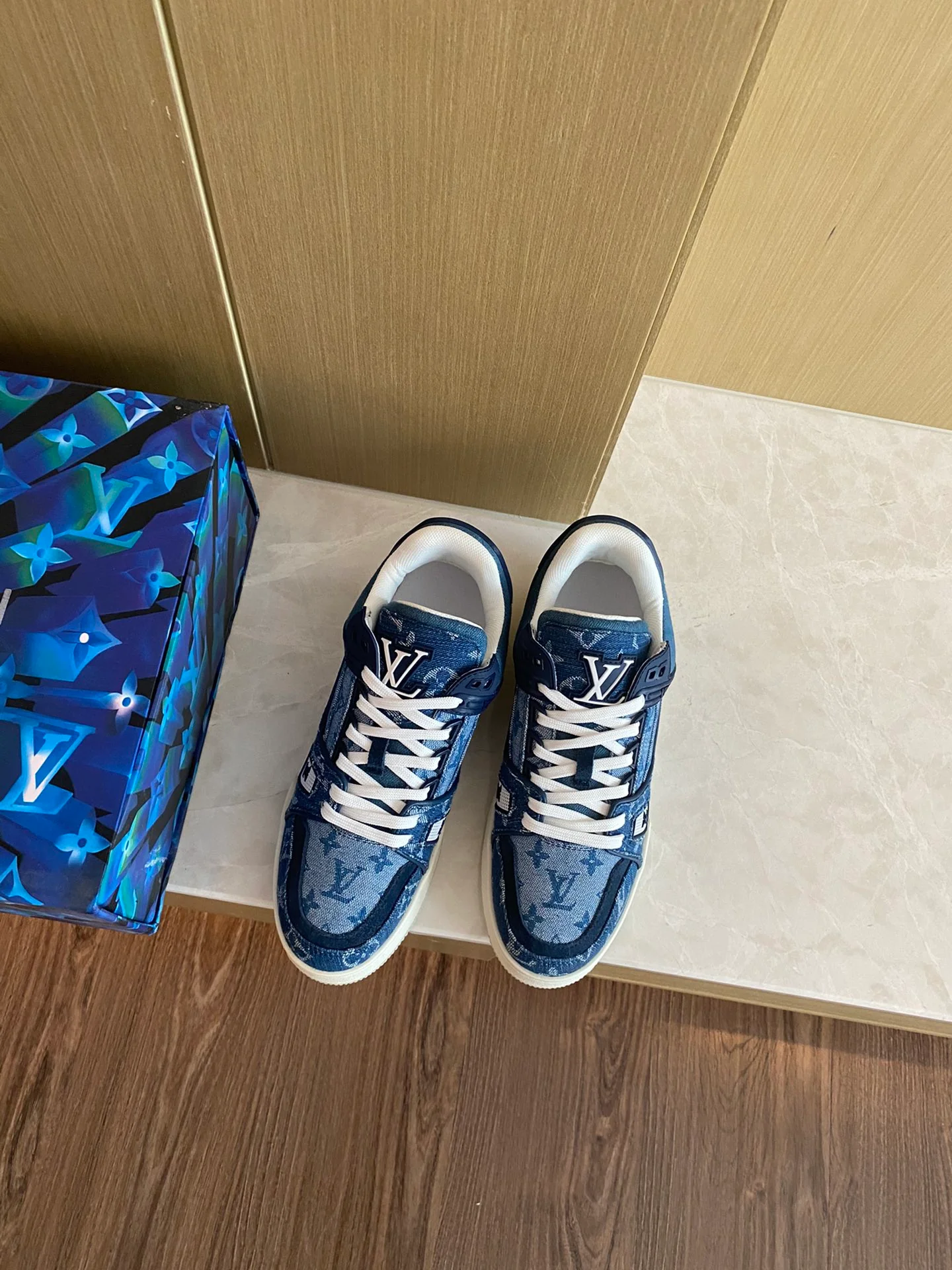 Обувь LV - кроссовки LV Trainer - размер 37