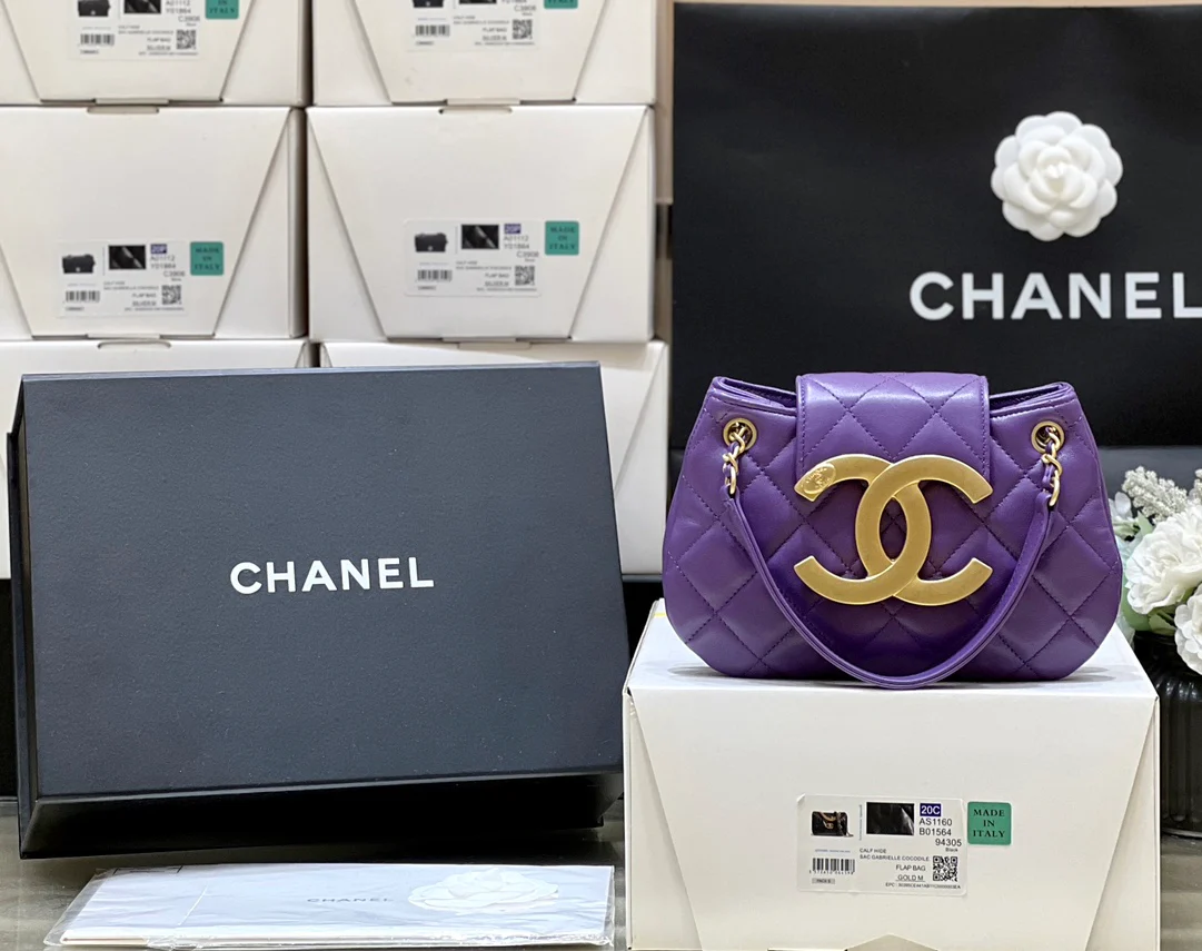 Новая коллекция Chanel ?Ранняя весна? — 24c — Большая ретро-сумка Double C — Мессенджер — Фиолетовая