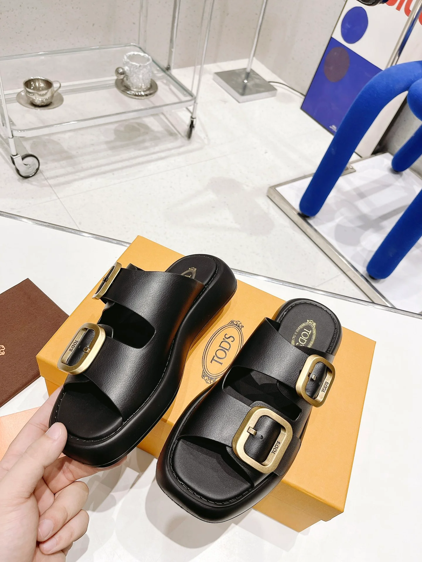 Тапочки на платформе Tods - черные