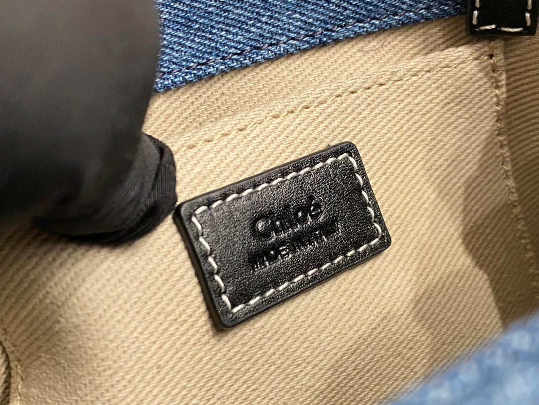 Новинка весны 2023 года от Chloe - Сумка-тоут Woody - Джинсово-синяя - Мини