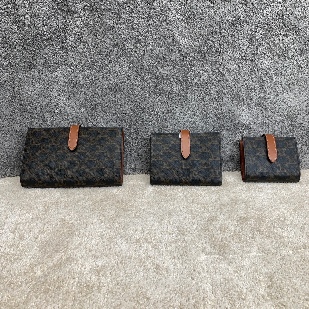 Кошелек Celine с монограммой 