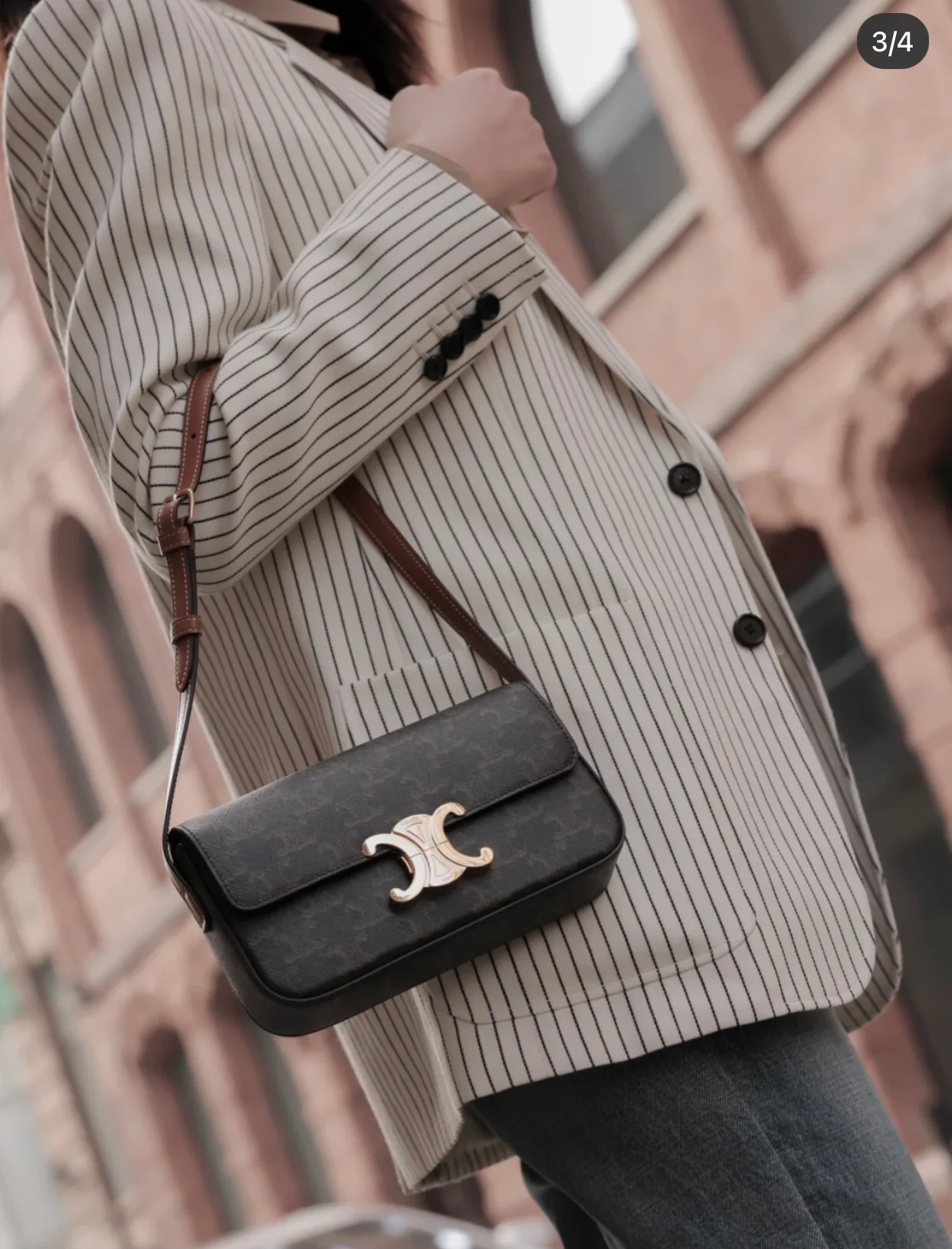 Сумка под мышку с монограммой Celine Triomphe