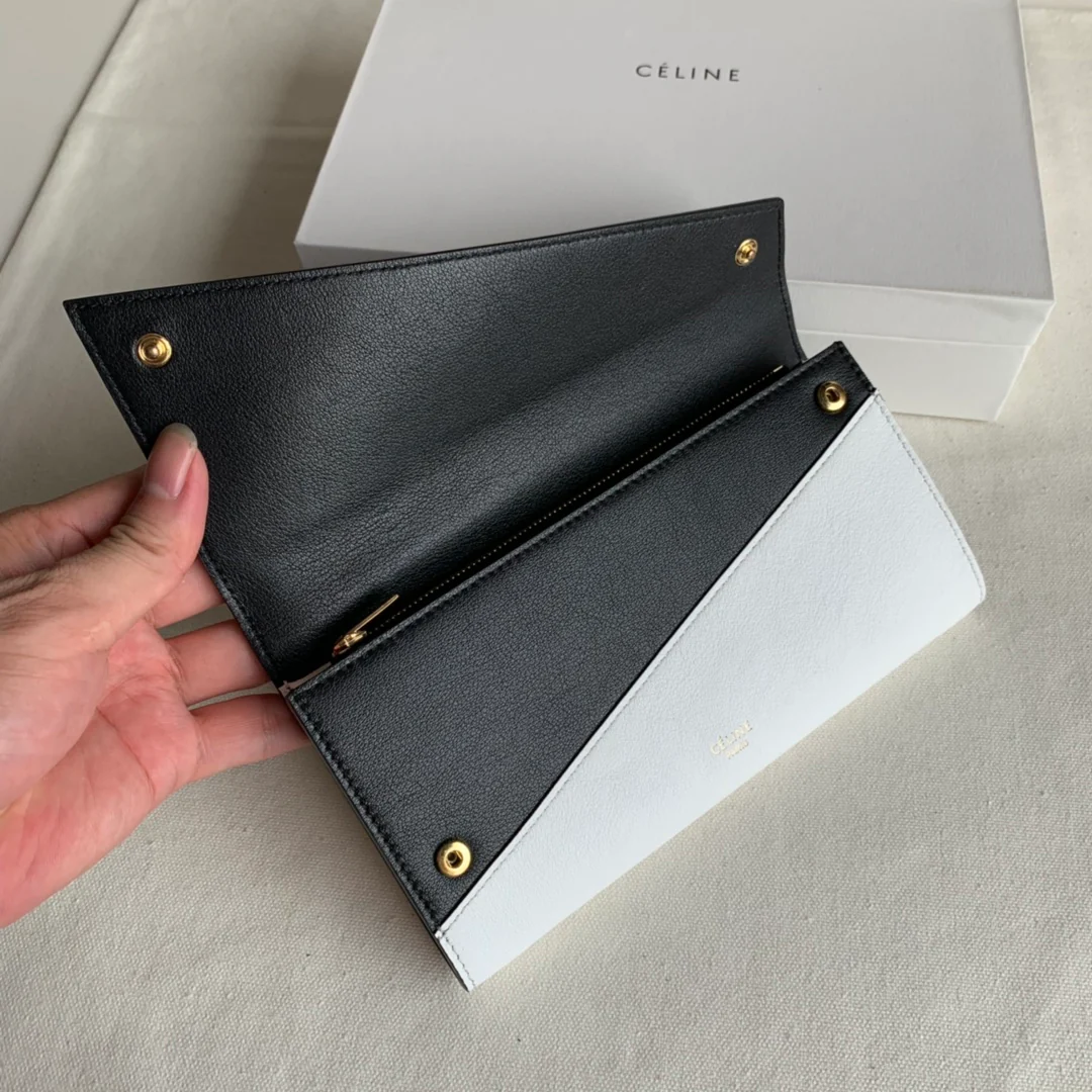 Черно-белый кошелек-книжка Celine