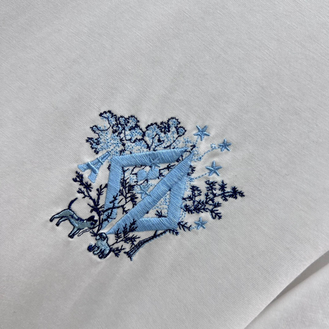 Новинка сезона весна/лето 2024 - Футболка с короткими рукавами и круглым вырезом, украшенная вышивкой в ??виде щенка - Белая